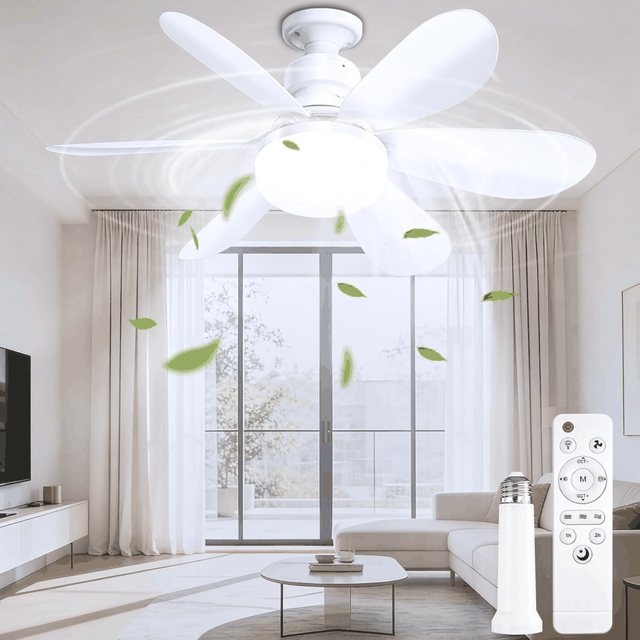 Ventilateur de plafond LED blanc à 6 pales installé dans un salon lumineux, avec sa télécommande